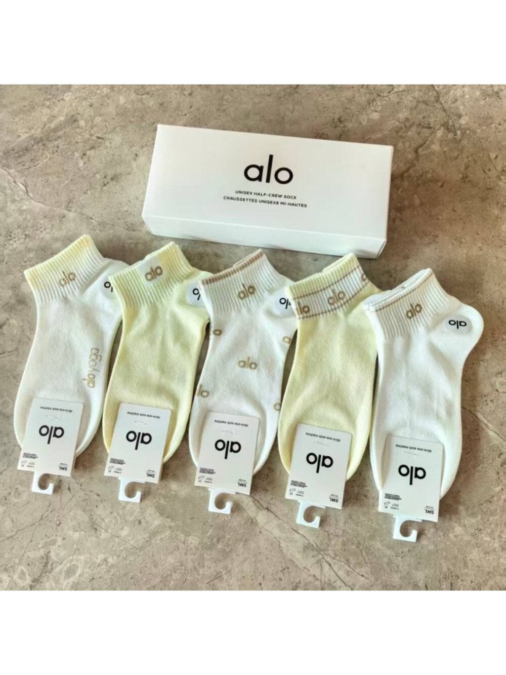 A37- ALO Yoga Women's Gold Logo Ankle Socks 5-Pair Box Set - NWT